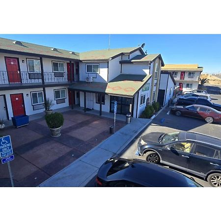 Hotel Avenida Victorville I 15 Экстерьер фото
