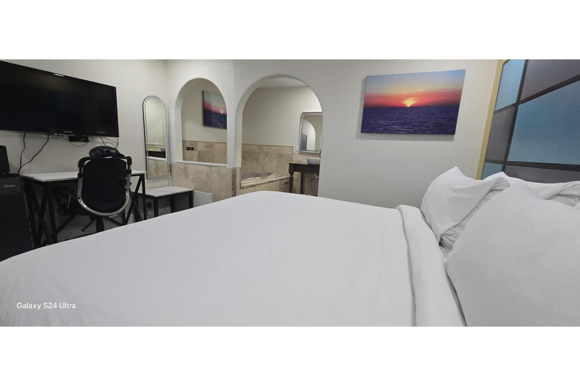 Hotel Avenida Victorville I 15 Экстерьер фото