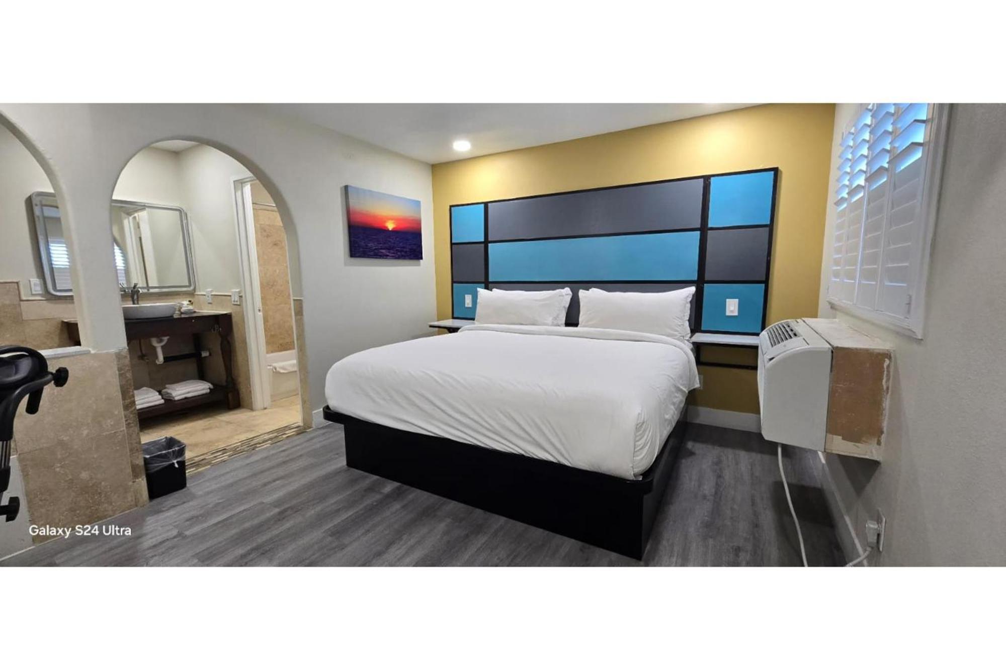 Hotel Avenida Victorville I 15 Экстерьер фото