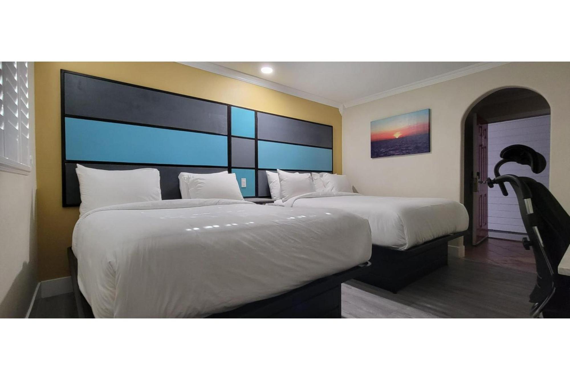 Hotel Avenida Victorville I 15 Экстерьер фото