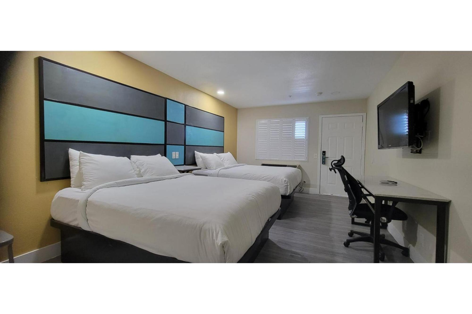 Hotel Avenida Victorville I 15 Экстерьер фото