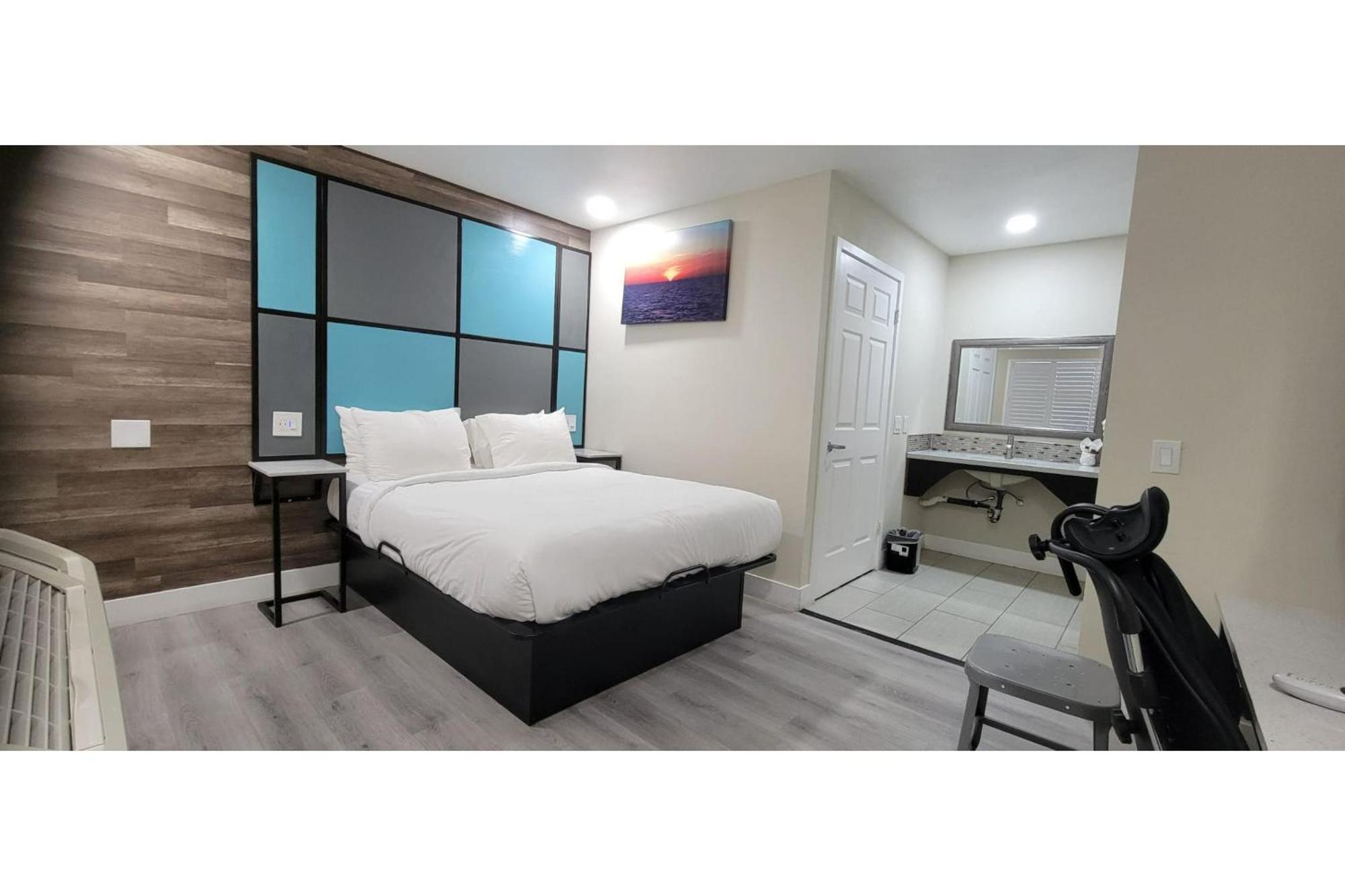 Hotel Avenida Victorville I 15 Экстерьер фото
