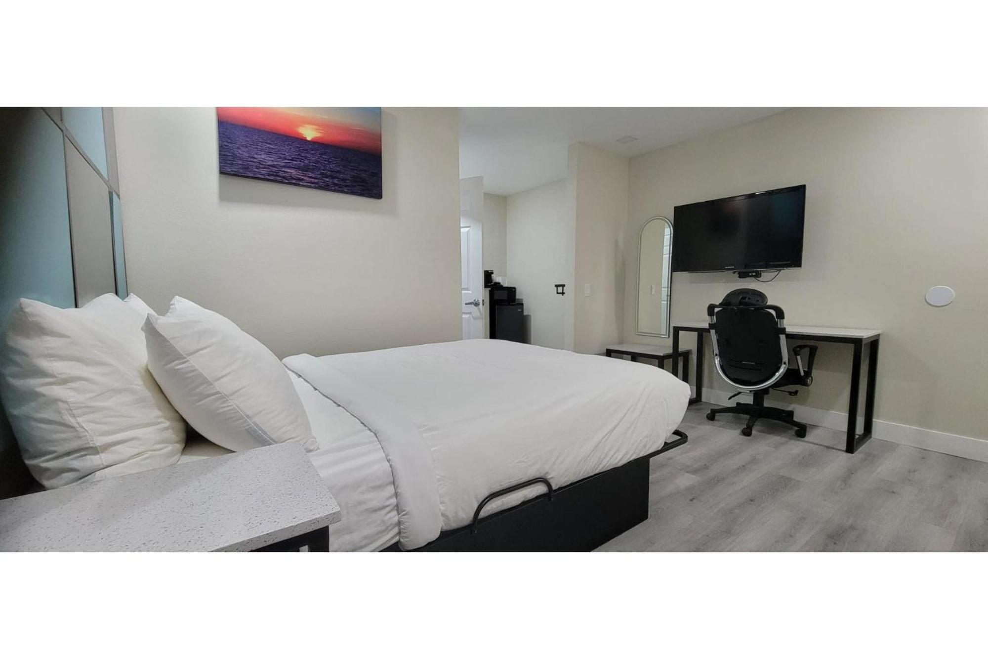 Hotel Avenida Victorville I 15 Экстерьер фото