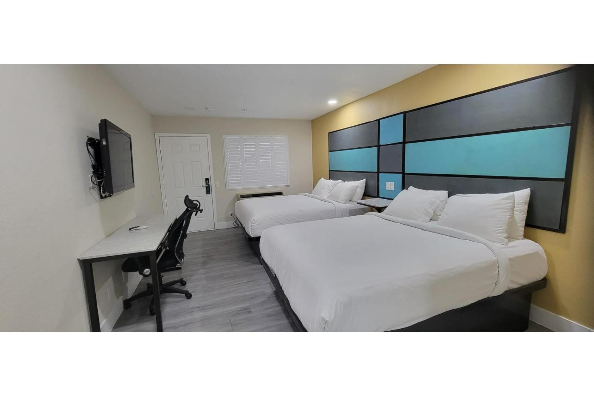 Hotel Avenida Victorville I 15 Экстерьер фото