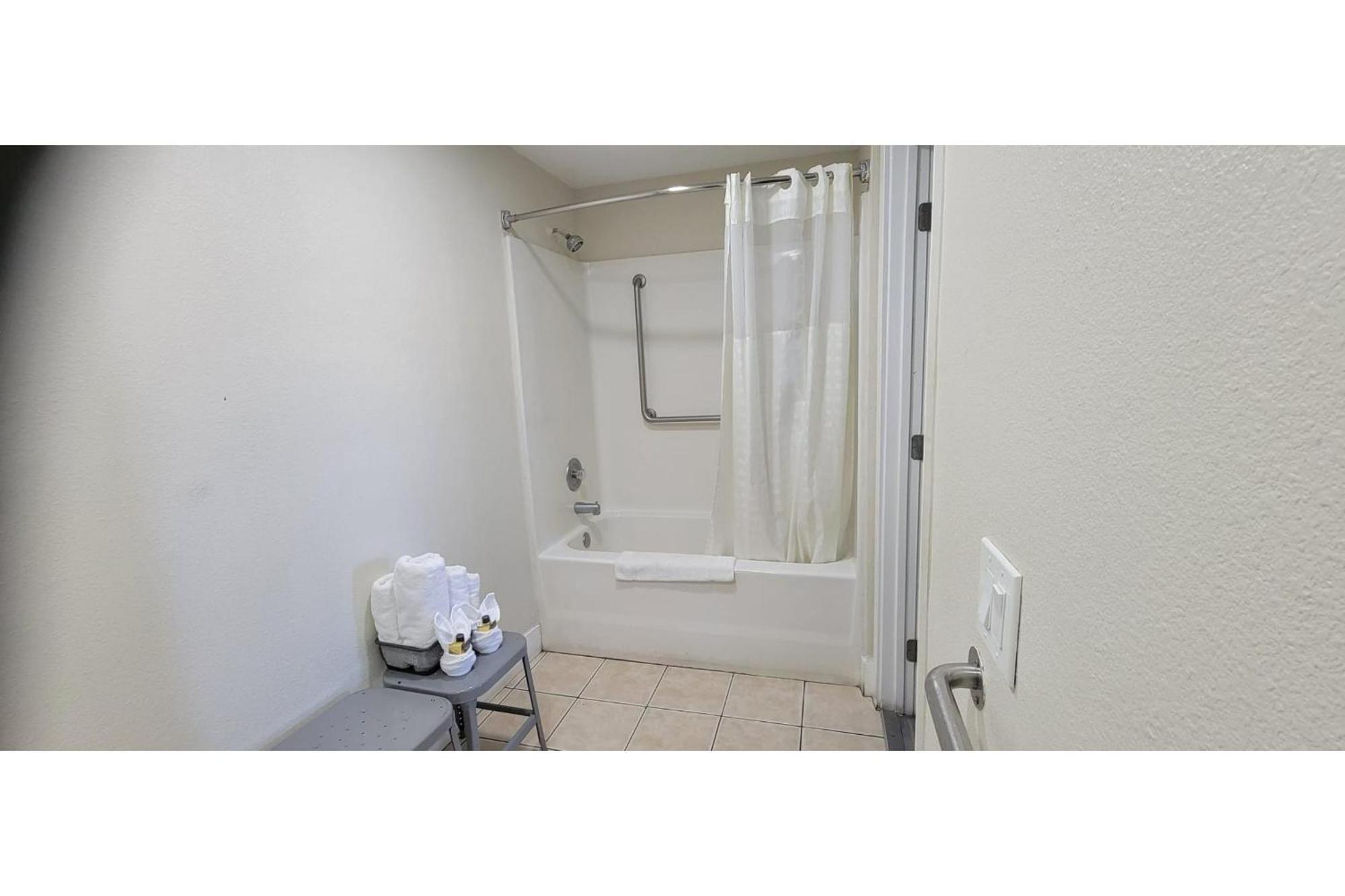 Hotel Avenida Victorville I 15 Экстерьер фото