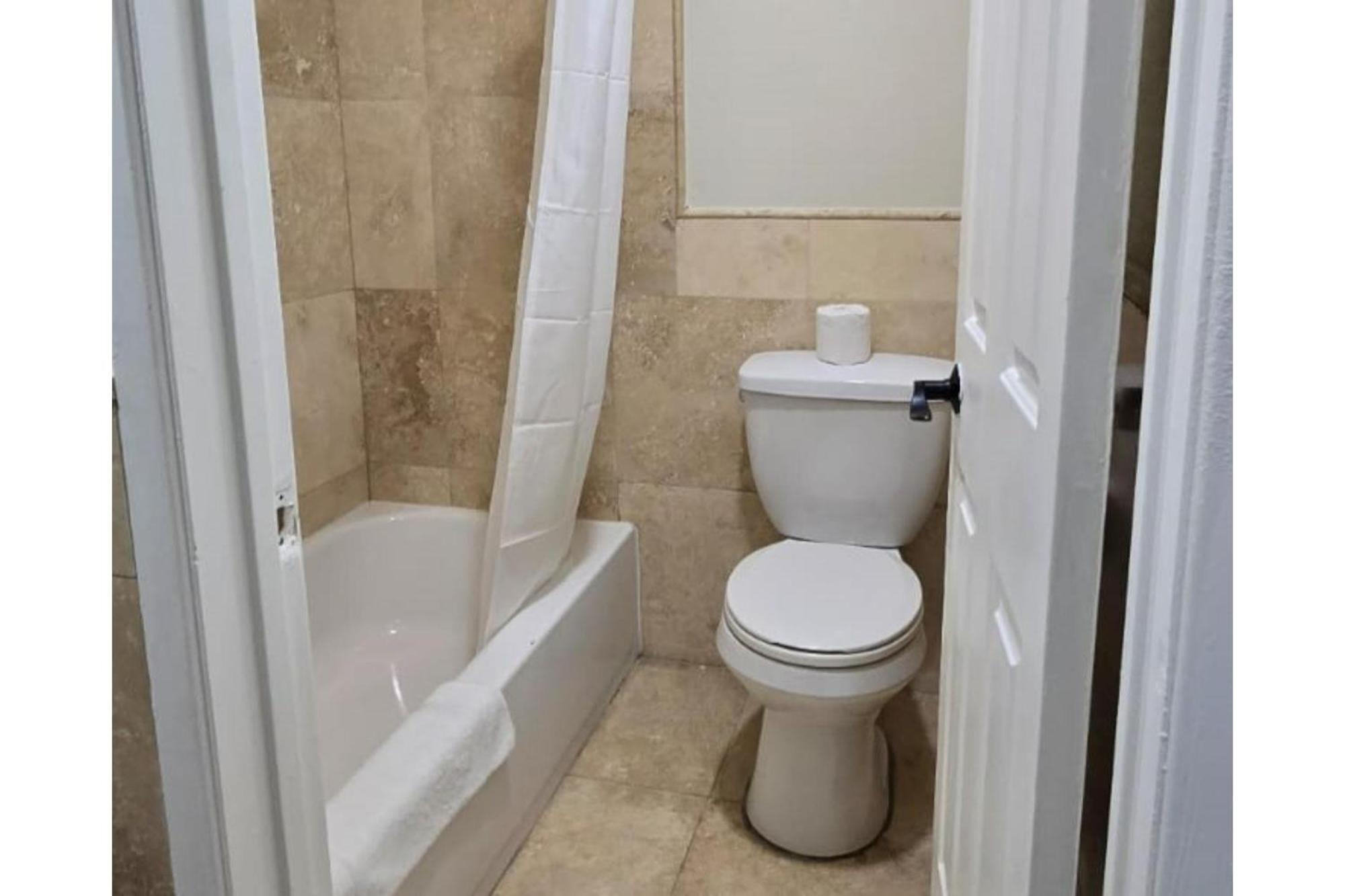 Hotel Avenida Victorville I 15 Экстерьер фото