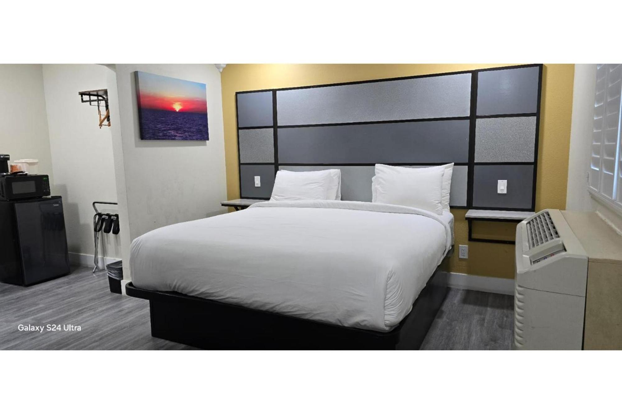 Hotel Avenida Victorville I 15 Экстерьер фото
