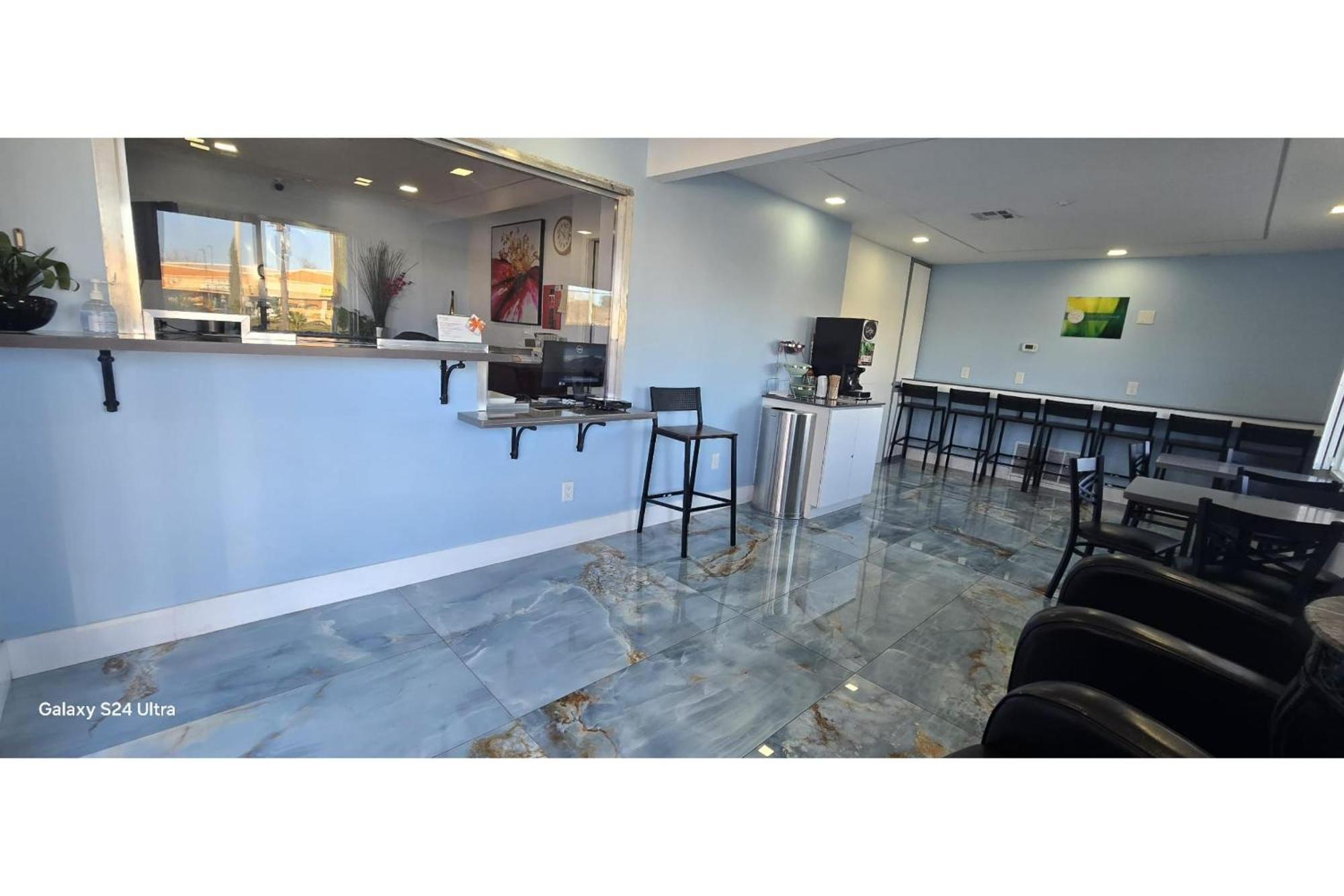 Hotel Avenida Victorville I 15 Экстерьер фото