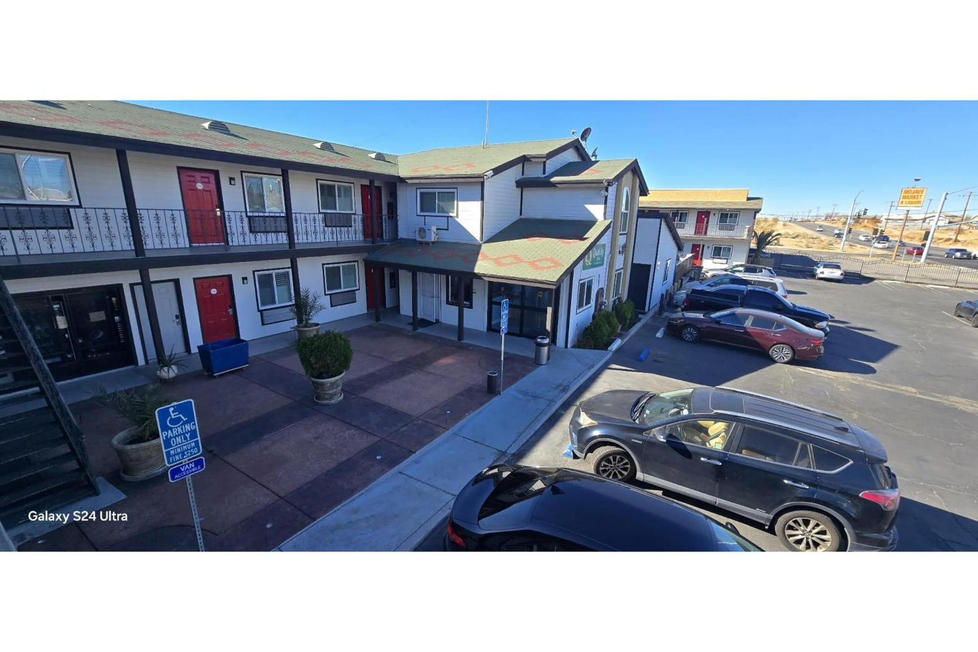 Hotel Avenida Victorville I 15 Экстерьер фото