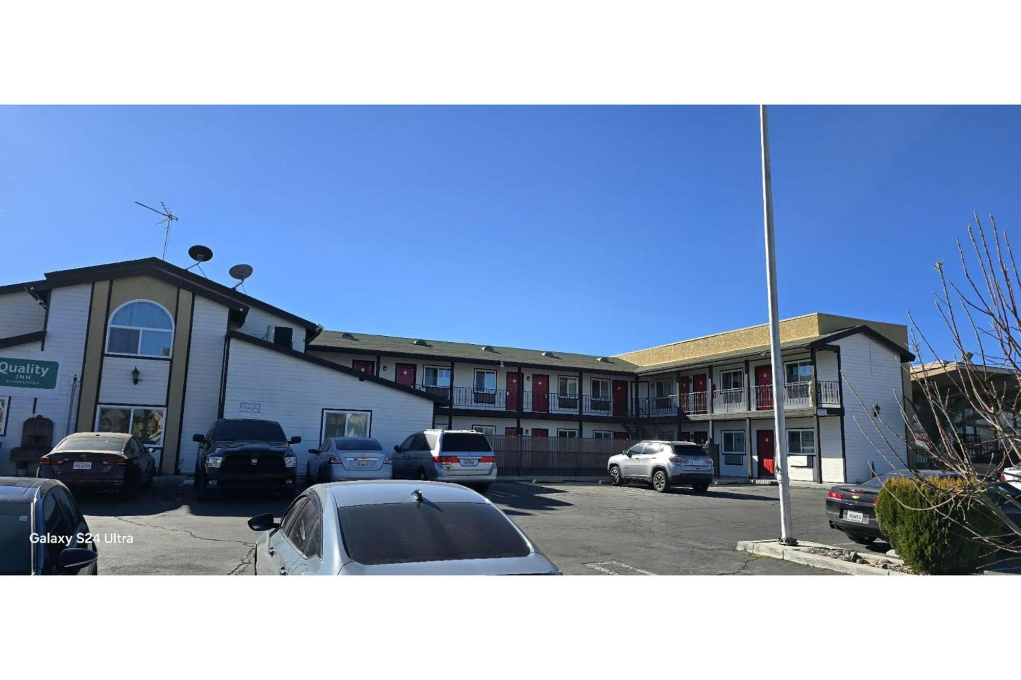 Hotel Avenida Victorville I 15 Экстерьер фото